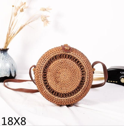 Round Straw Shoulder Bag