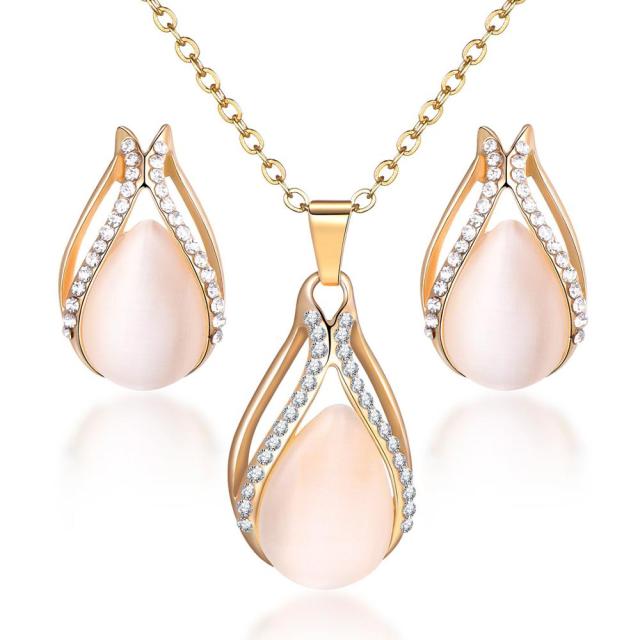 Classy Sparking Crystal Jewelry Set