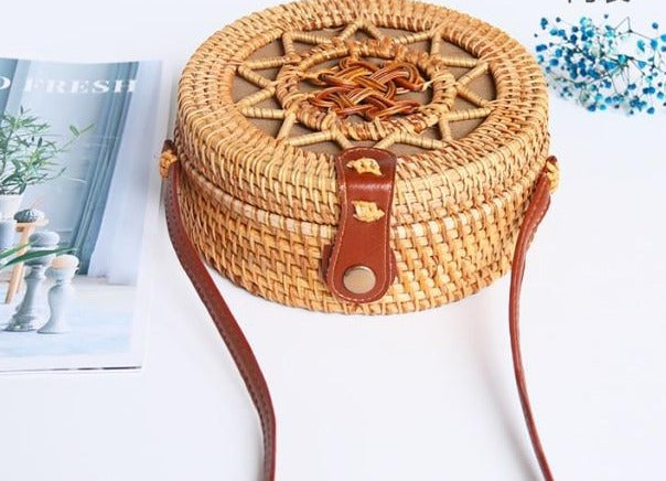 Round Straw Shoulder Bag